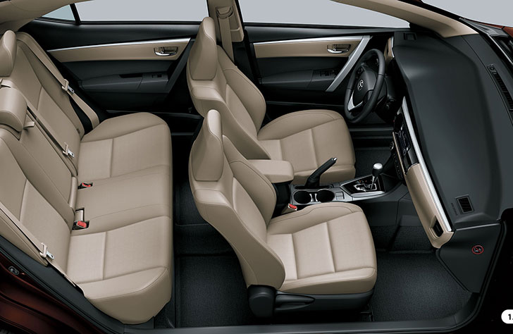 thuê xe 4 chỗ toyota altis