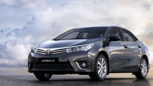 thuê xe 4 chỗ toyota altis