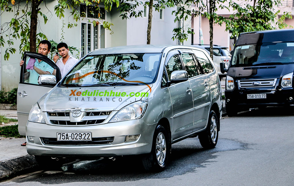 TOYOTA INNOVA