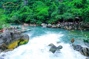 Suối Moọc Quảng Bình