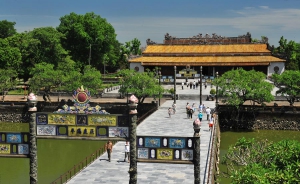 thuê xe du lịch huế