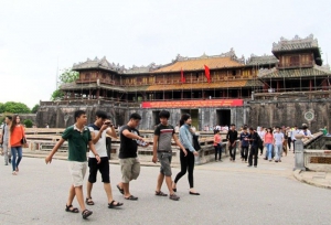thuê xe du lịch tại huế