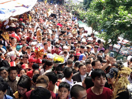 thuê xe du lịch tại huế