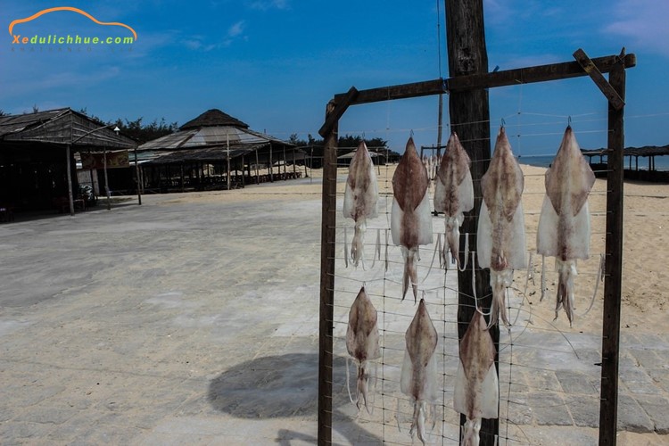 ăn hải sản ở biển thuận an