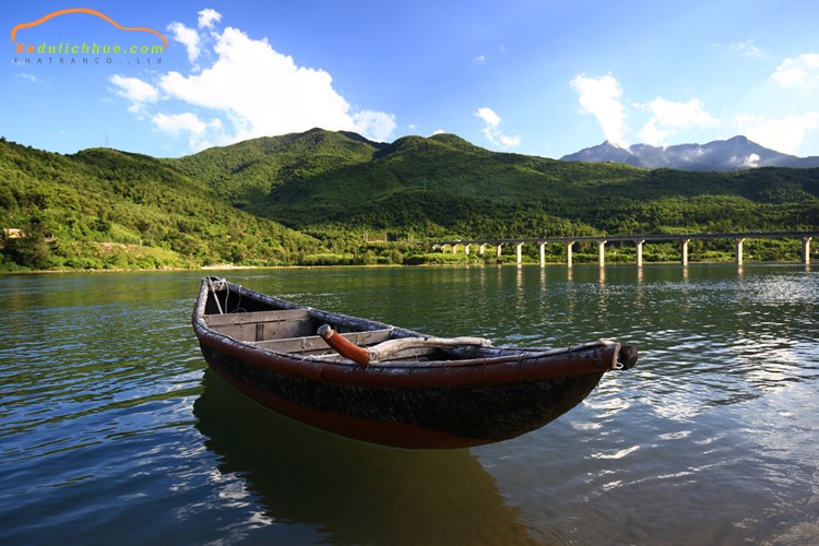 phượt lăng cô