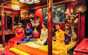 nghệ sĩ biểu diễn ca Huế
