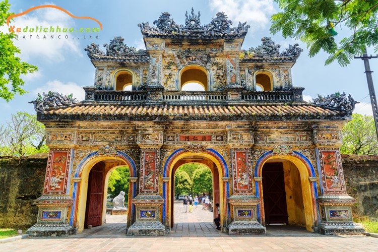 thuê xe du lịch huế