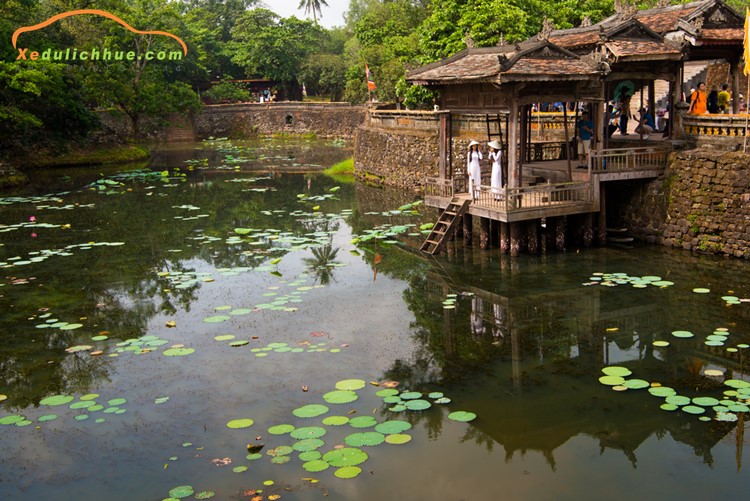 lăng tự đức ở đâu