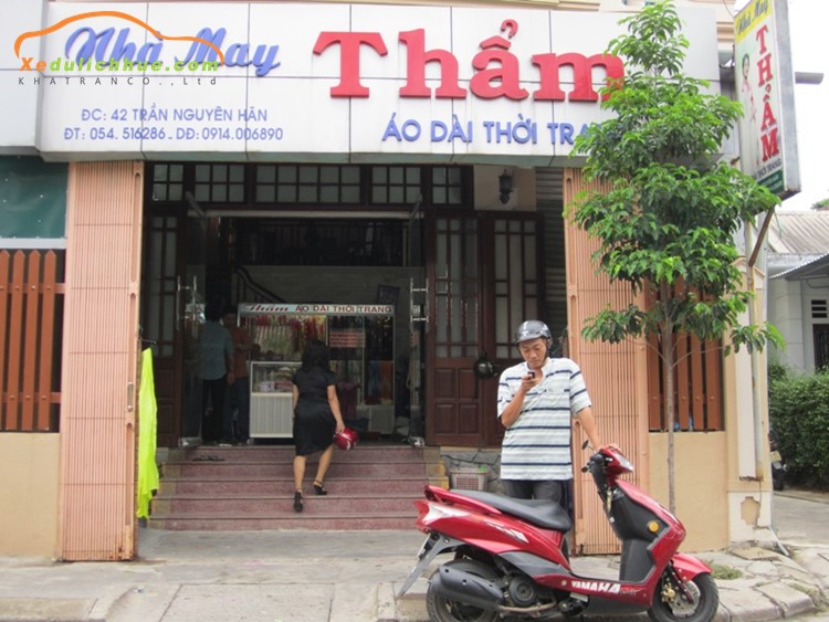 mua áo dài may sẵn ở huế