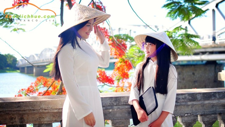 mua quà lưu niệm gì ở Huế