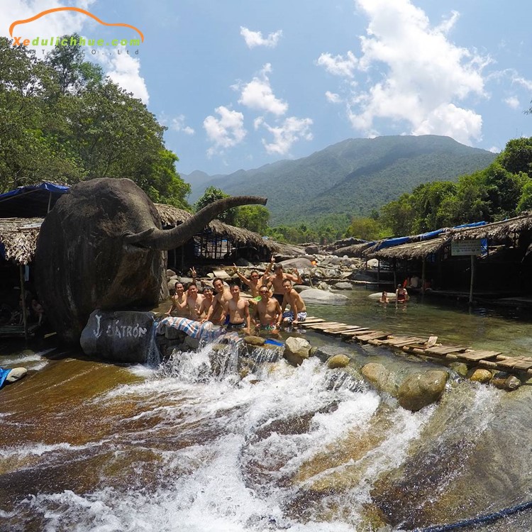 thuê xe du lịch huế