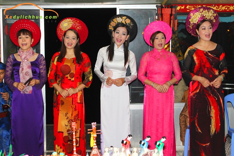 tour huế về đêm