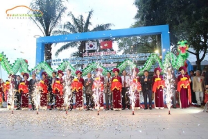 cầu đi bộ gỗ lim Huế