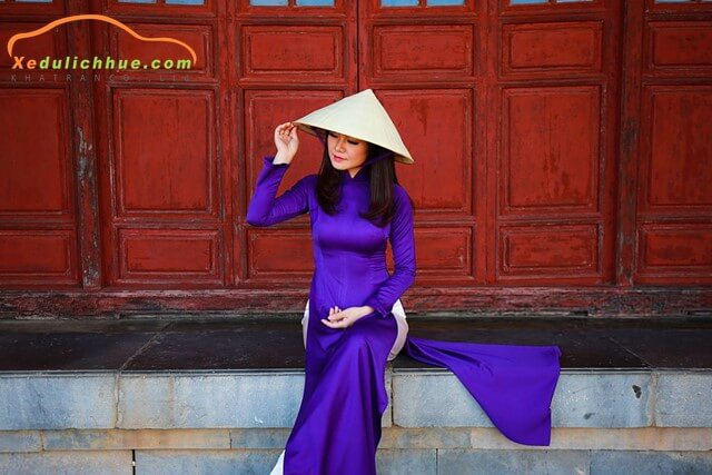 Phụ nữ mặc áo dài ngày 20/10 được miễn phí vé tham quan các di tích Huế
