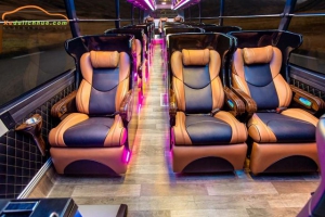 xe Universe Limousine tại Huế