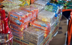 mua gì ở chợ đông ba huế