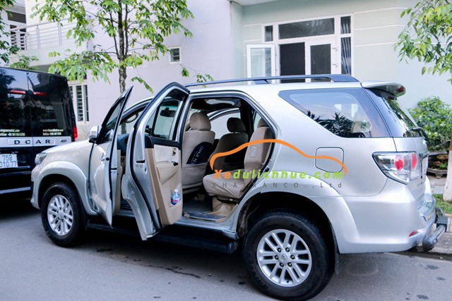 thuê xe 7 chỗ gầm cao suv tại huế